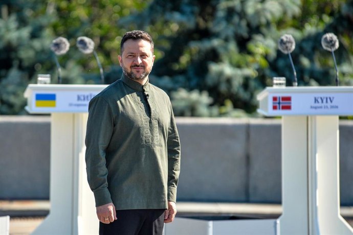 El presidente ucraniano, Volodimir Zelenski, participa en actos por la independencia de Ucrania. 