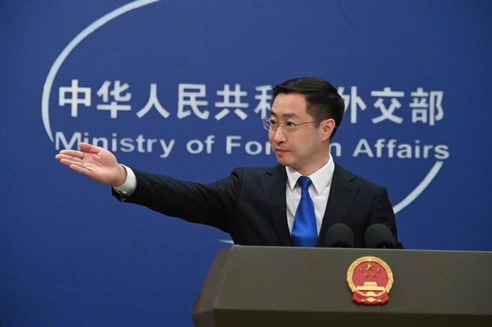 Archivo - Arquivo - O porta-voz do Ministério das Relações Exteriores da China, Lin Jian, durante uma coletiva de imprensa em Pequim (arquivo)