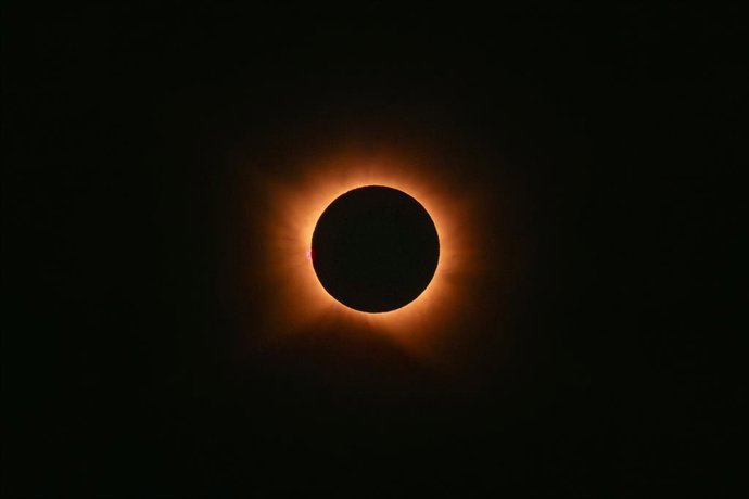 Vista del eclipse solar total de 2026, a 12 de agosto de 2026, en Lugo, Galicia (España). 