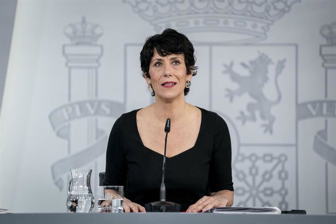 Archivo - La ministra de Inclusión, Seguridad Social y Migraciones y portavoz del Gobierno, Elma Saiz, durante la rueda de prensa tras el Consejo de Ministros, a 14 de julio de 2026, en Madrid (España). El Consejo de Ministros ha aprobado hoy en segunda v