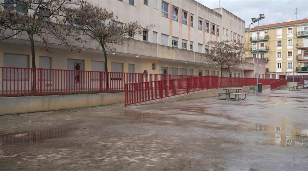 Archivo - Estudiantes, familias y profesorado diseñan el nuevo patio renaturalizado del colegio público CPEIP Rochapea
