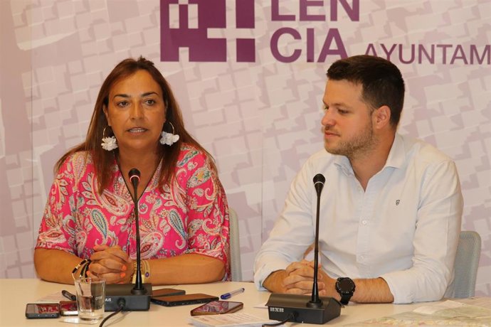 Álvaro Bilbao y Miriam Andrés, durante la presentación del balance del periodo de exposición pública del nuevo PGOU de Palencia .