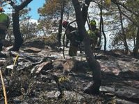 Los medios terrestres siguen trabajando en el incendio de Segorbe, estabilizado desde el domingo