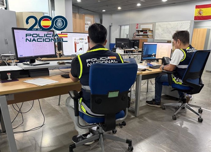 Agentes de la Policía Nacional.