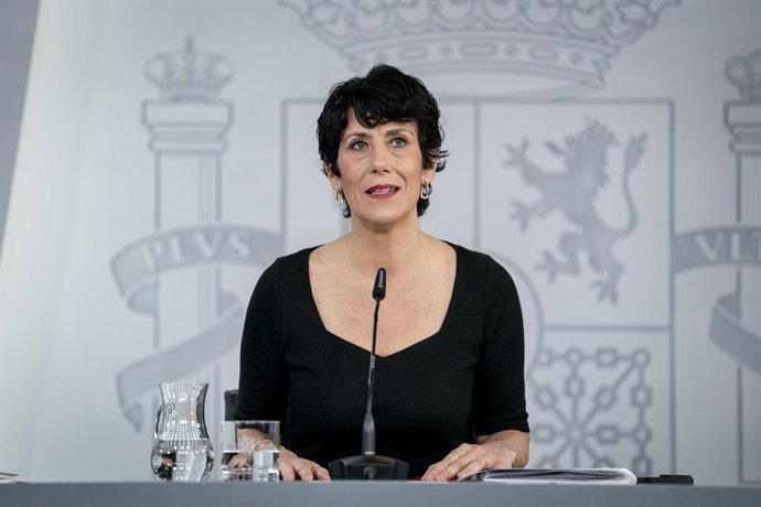 Archivo - Arquivo - A ministra da Inclusão, Previdência Social e Migração e porta-voz do Governo, Elma Saiz, durante a coletiva de imprensa após a Reunião do Conselho de Ministros, em 14 de julho de 2026, em Madri (Espanha). O Conselho de Ministros aprovo
