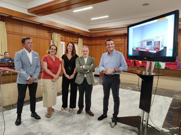 (Desde Izda.) García Escribano, Torrent, Montes, Ruiz Y Bellido, En La Presentación Del Estand De La Joyería De Córdoba En Madridjoya 2026.
