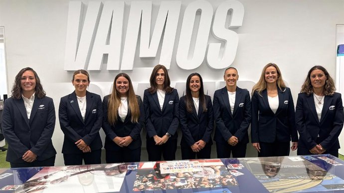 Las directoras de partido de Liga F Moeve ultiman la preparación para el inicio de la temporada 2026-27.