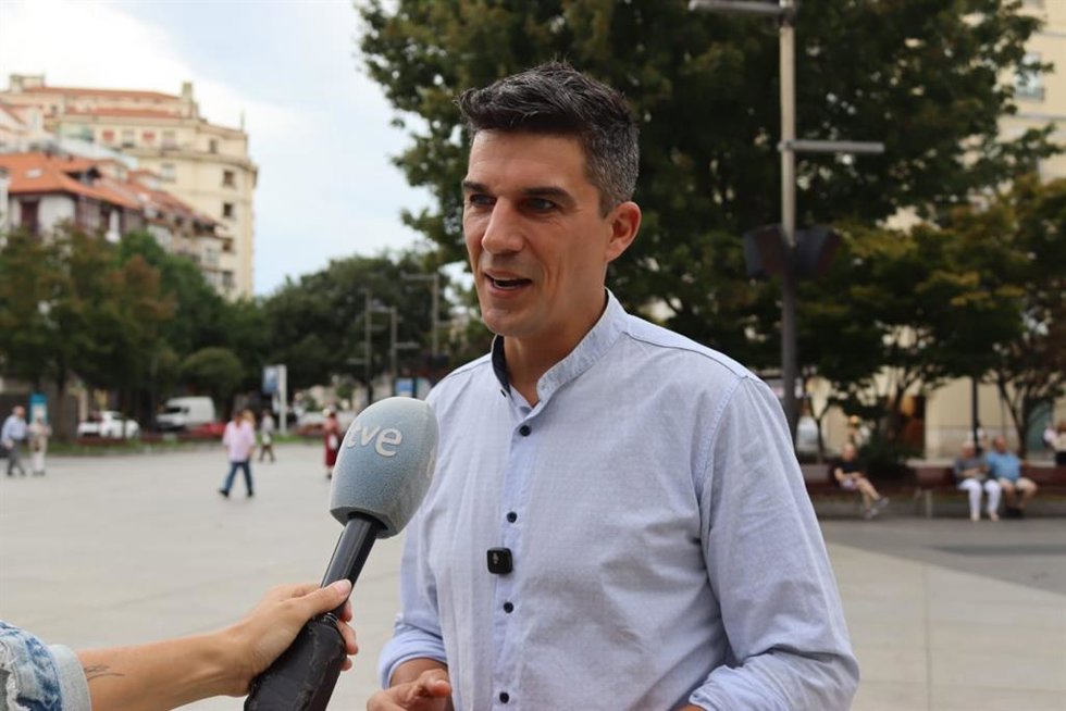 El secretario general y portavoz municipal del PSOE, Daniel Fernández.