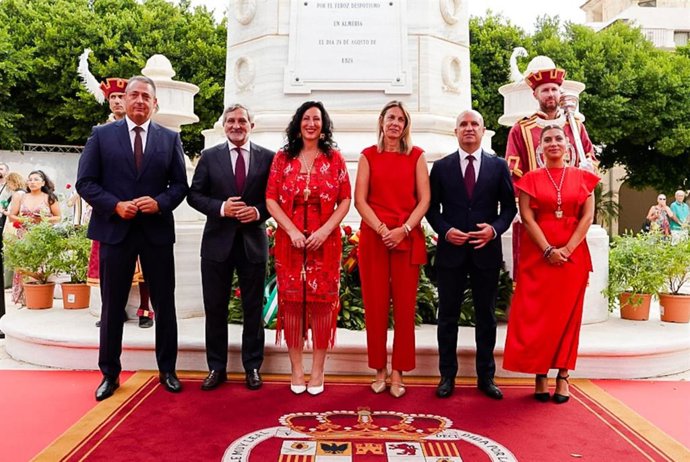 El presidente de la Diputación de Almería, José Antonio García Alcaina, participa en el acto de Los Coloraos.