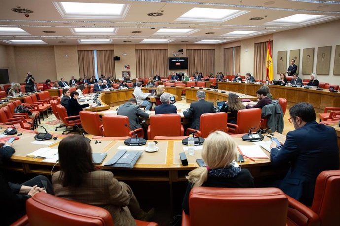 Archivo - Reunión de la Diputación Permanente del Congreso