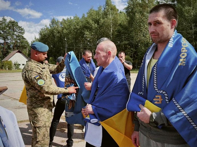 Militares ucranianos liberados tras haber estado cautivos en Rusia
