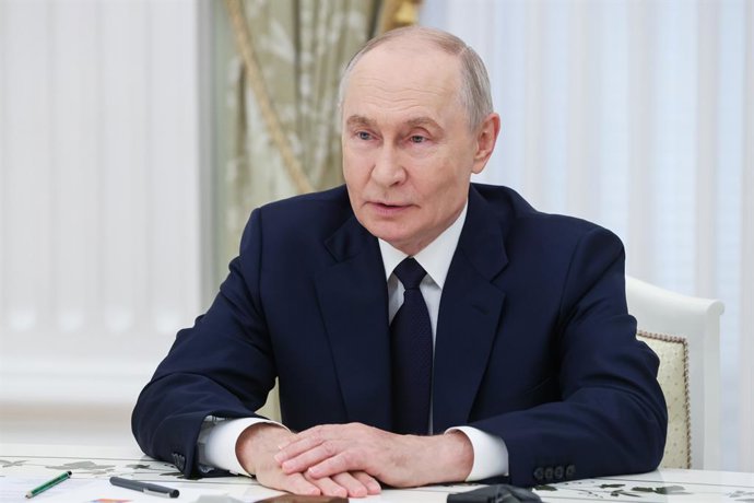 RÚSSIA, MOSCOU - 24 DE AGOSTO DE 2026: O presidente da Rússia, Vladimir Putin, é visto durante uma reunião com o ministro das Relações Exteriores da Índia, Jaishankar, no Kremlin