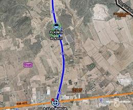 Muere un hombre tras un accidente entre un turismo y un camión en la A-33, en Yecla