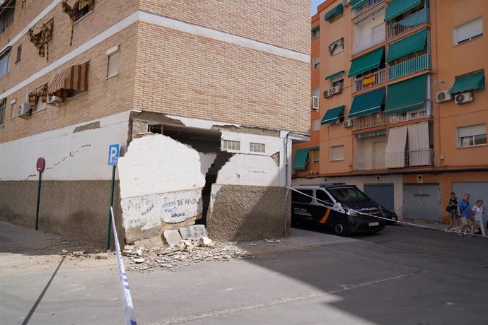Imágenes de los destrozos causado por el terremoto. A 18 de agosto de 2026 en Granada, Andalucía (España). 