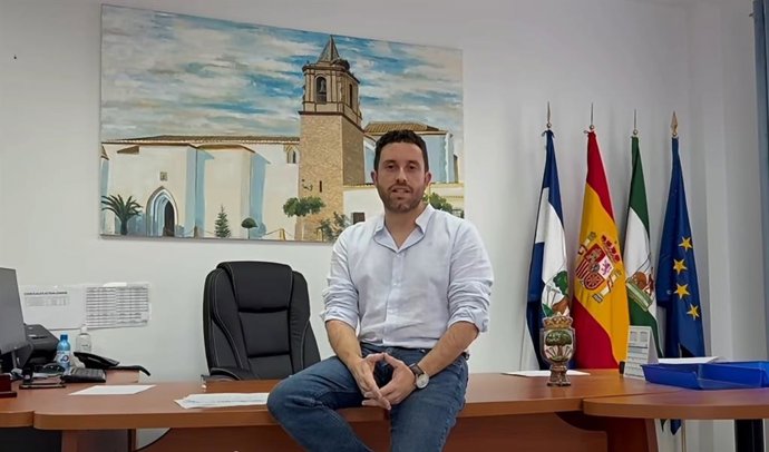 El alcalde de Huévar del Aljarafe, Israel Álvarez