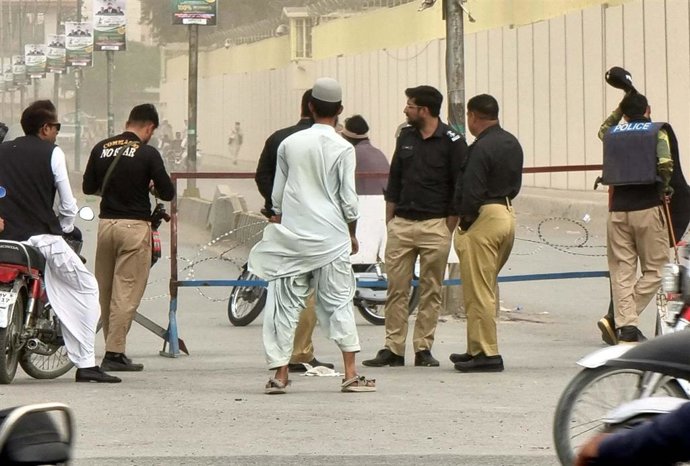 Archivo - Agentes de policía en  Quetta, en la región paquistaní de Baluchistán
