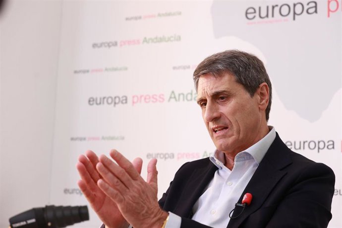 Archivo - El delegado del Gobierno en Andalucía, Pedro Fernández, en una entrevista concedida a Europa Press.
