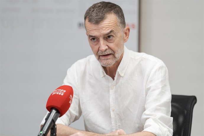 El coordinador federal de IU, Antonio Maíllo, durante una entrevista para Europa Press, a 6 de agosto de 2026, en Madrid (España). 