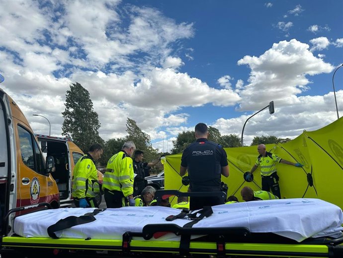 Herido grave un motorista tras una colisión frontolateral con un taxi en Moratalaz.