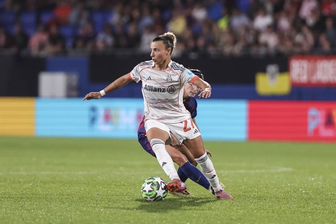 Archivo - Arianna Caruso of FC Bayern Munchen in action during the UEFA Women’s Champions League 2025/26 League Phase MD1, football match played between FC Barcelona and FC Bayern Munchen at Johan Cruyff Stadium on October 07, 2025 in Sant Joan Despi, Spa