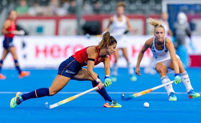 La selección española femenina de hockey sobre hierba ante Alemania en el Mundial