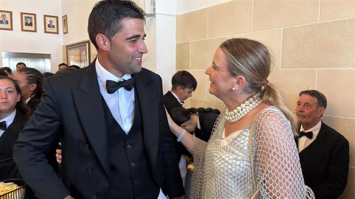 La presidenta del Govern, Marga Prohens, en las fiestas de Sant Bartomeu de Ferreries.
