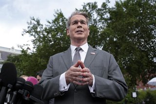 August 20, 2026, Washington, District Of Columbia, USA: United States Secretary of the Treasury Scott Bessent speaks to the media outside the West Wing of the White House in Washington, DC, USA, on Thursday, August 20 2026