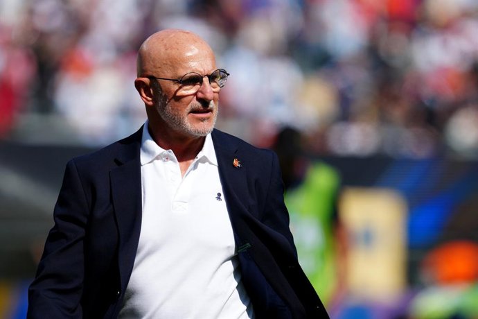Archivo - 19 July 2026, US, East Rutherford: Spain manager Luis de la Fuente walks on the touchline during the 2026 FIFA World Cup Final soccer match between Spain and Argentina at New York-New Jersey Stadium (MetLife Stadium). Photo: Nick Potts/PA Wire/d