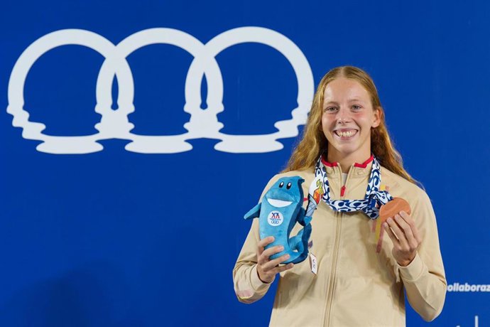 La nadadora española Paula González con su bronce en 400 estilos de los Juegos Mediterráneos