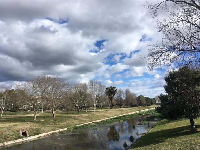 Archivo - Nubes