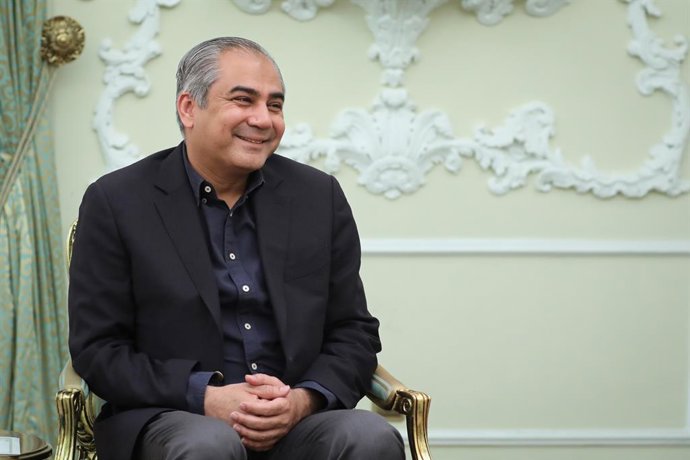 11 de agosto de 2026, Teerã, Irã: O presidente iraniano (que não aparece na foto) se reúne com o ministro do Interior do Paquistão, SYED MOHSIN RAZA NAQVI, em Teerã.