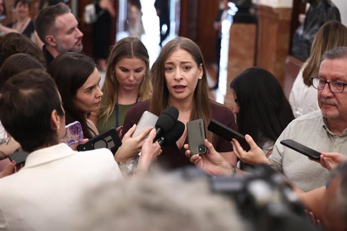 Archivo - La portavoz del Grupo Popular en el Congreso, Ester Muñoz, ofrece declaraciones a los medios durante la celebración de una sesión extraordinaria del Pleno del Congreso de los Diputados, a 23 de julio de 2026, en Madrid (España). La Cámara Baja s