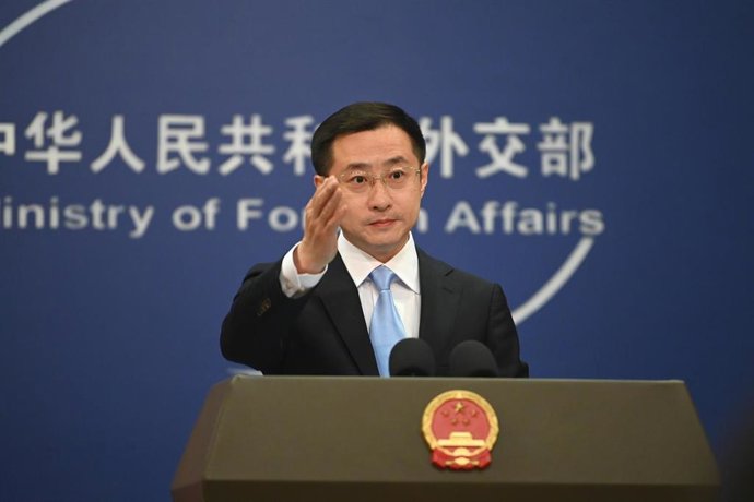 El portavoz del Ministerio de Exteriores de China, Lin Jian, durante una rueda de prensa en Pekín