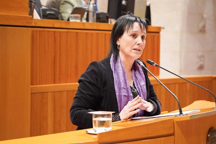 Archivo - La parlamentaria del PSOE Lorena Canales.