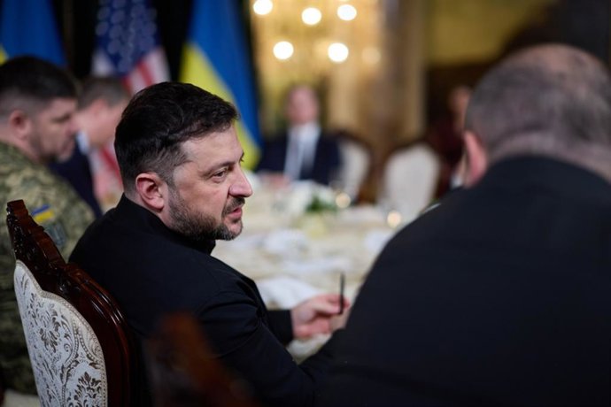Archivo - Arquivo - 29 de dezembro de 2025, Ucrânia, Ucrânia, Ucrânia: O presidente dos EUA, Donald Trump, se reuniu com o presidente ucraniano Volodymyr Zelensky para discutir o fim da guerra entre a Ucrânia e a Rússia no resort Mar-a-Lago, de propriedad