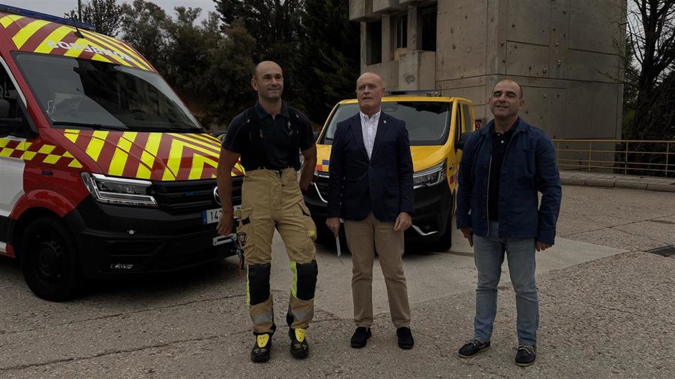 Extermo, Manzanedo Y Ruiz En La Presentación De Los Vehículos.