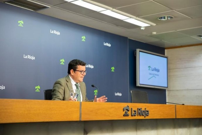 EL PORTAVOZ DEL GOBIERNO DE LA RIOJA, ALFONSO DOMÍNGUEZ, EN RUEDA DE PRENSA