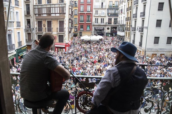 Archivo - Edición anterior de Flamenco On Fire desde el Ayuntamiento de Pamplona.