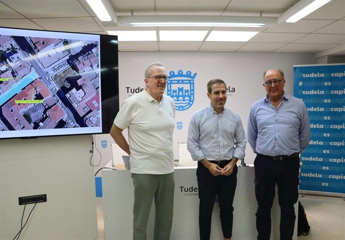 El concejal de Desarrollo Urbano Sostenible de Tudela, Zeus Pérez, presenta el inicio de las obras de renovación integral de la calle Manresa.