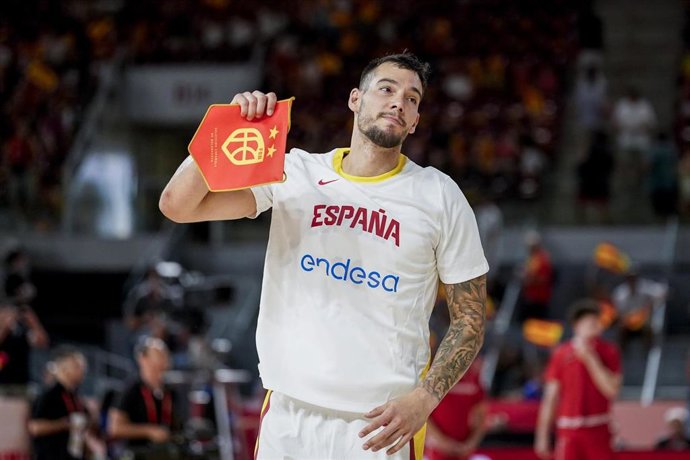 Archivo - El capitán de la selección española masculina de baloncesto Willy Hernangómez previo al partido contra Dinamarca de la primera fase de los clasificatorias al Mundial de Qatar 2027.