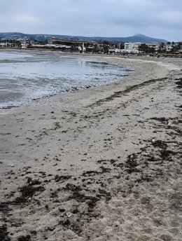 Imagen de la retirada del mar en la costa de Xàbia