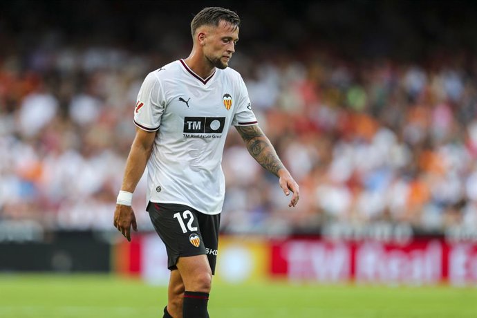 Justin de Haas of Valencia CF gestures during the Spanish league, LaLiga EA Sports, football match played between Valencia CF and RC Celta de Vigo at Mestalla stadium on August 22, 2026, in Valencia, Spain.