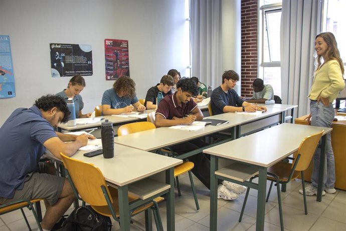 Alumnos en un curso del centro de idiomas de la UC