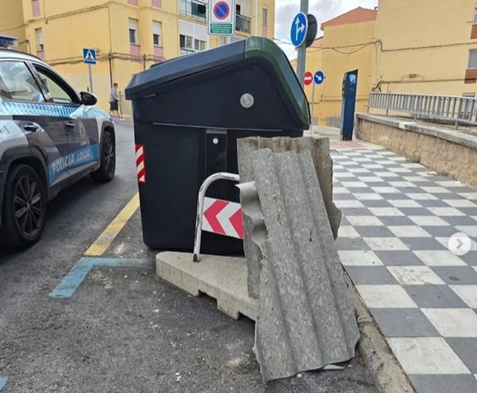 La Policía Local identifica al presunto responsable de un vertido de fibrocemento en la calle Jorge Torner de Cuenca.