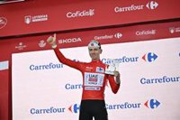 Pogacar da el primer golpe a La Vuelta en Andorra