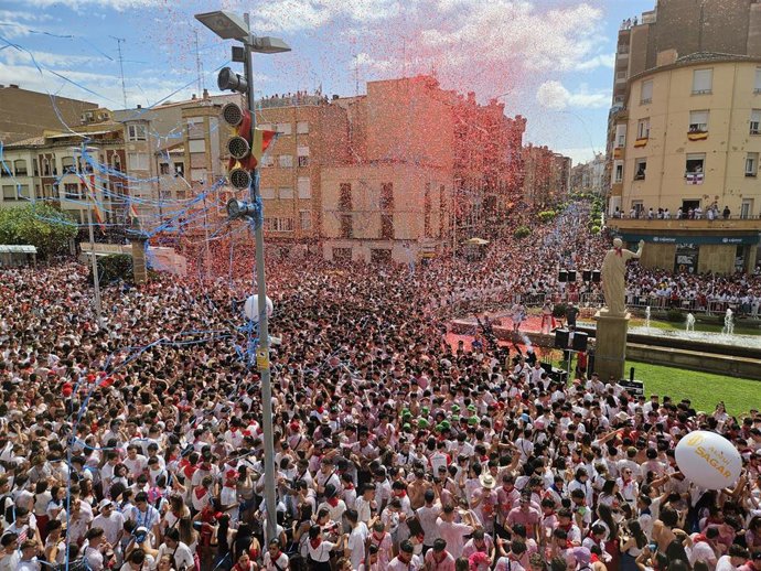 Archivo - Chupinazo de las fiestas de Calahorra (ARCHIVO)