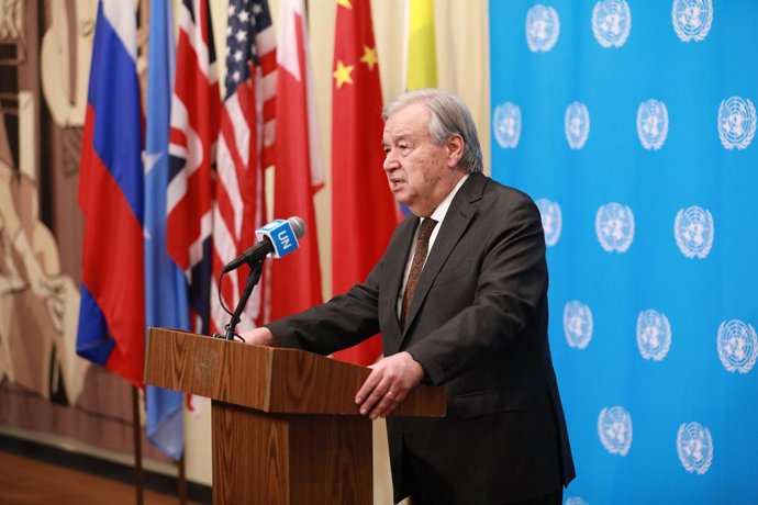 NAÇÕES UNIDAS, 1º de agosto de 2026  -- O secretário-geral da ONU, Antonio Guterres, fala durante uma coletiva de imprensa na sede da ONU, em Nova York, em 31 de julho de 2026. Guterres afirmou nesta sexta-feira que os combates devem cessar em todas as fr