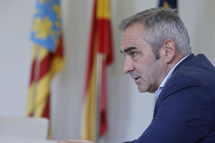 El consejero de Agricultura, Agua, Ganaderia y Pesca, Miguel Barrachina, durante una entrevista de Europa Press, a 5 de agosto de 2026, en Valencia