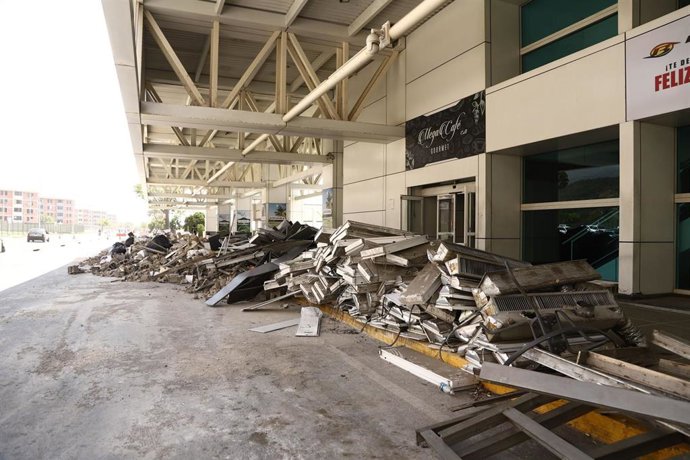 Archivo - Estragos causados por el doble terremoto que sacudió a Venezuela, en el Aeropuerto Internacional Simón Bolíver de Maiquetía. Imagen de archivo