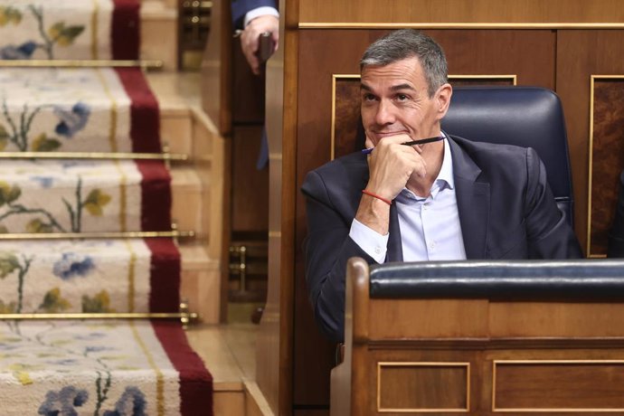 Archivo - Arquivo - O presidente do Governo, Pedro Sánchez, durante uma sessão plenária no Congresso dos Deputados, em 24 de junho de 2026, em Madri (Espanha). O presidente do Governo comparece à Câmara Baixa para informar sobre a situação política t